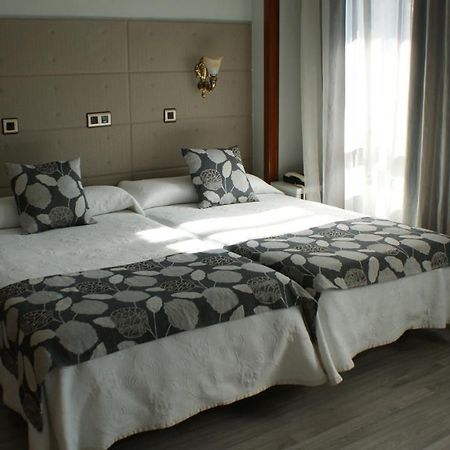 Hotel Los Naranjos Касерес Номер фото