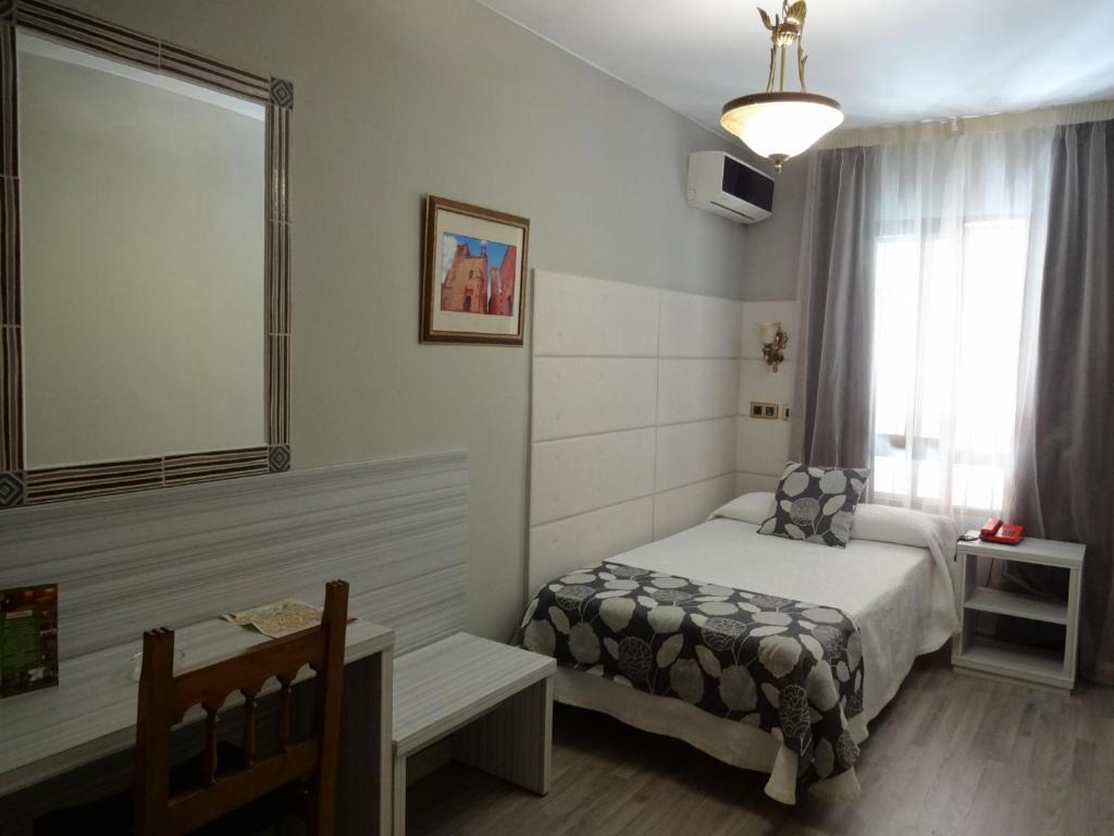 Hotel Los Naranjos Касерес Номер фото